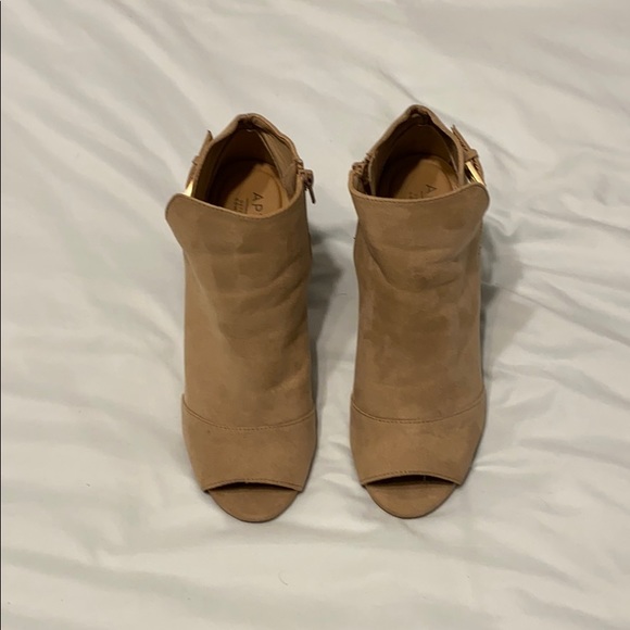 APT.9 Tan booties. - Picture 4 of 5